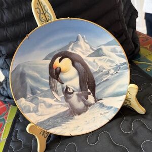 Penguin Collector Plate 1991 First edition